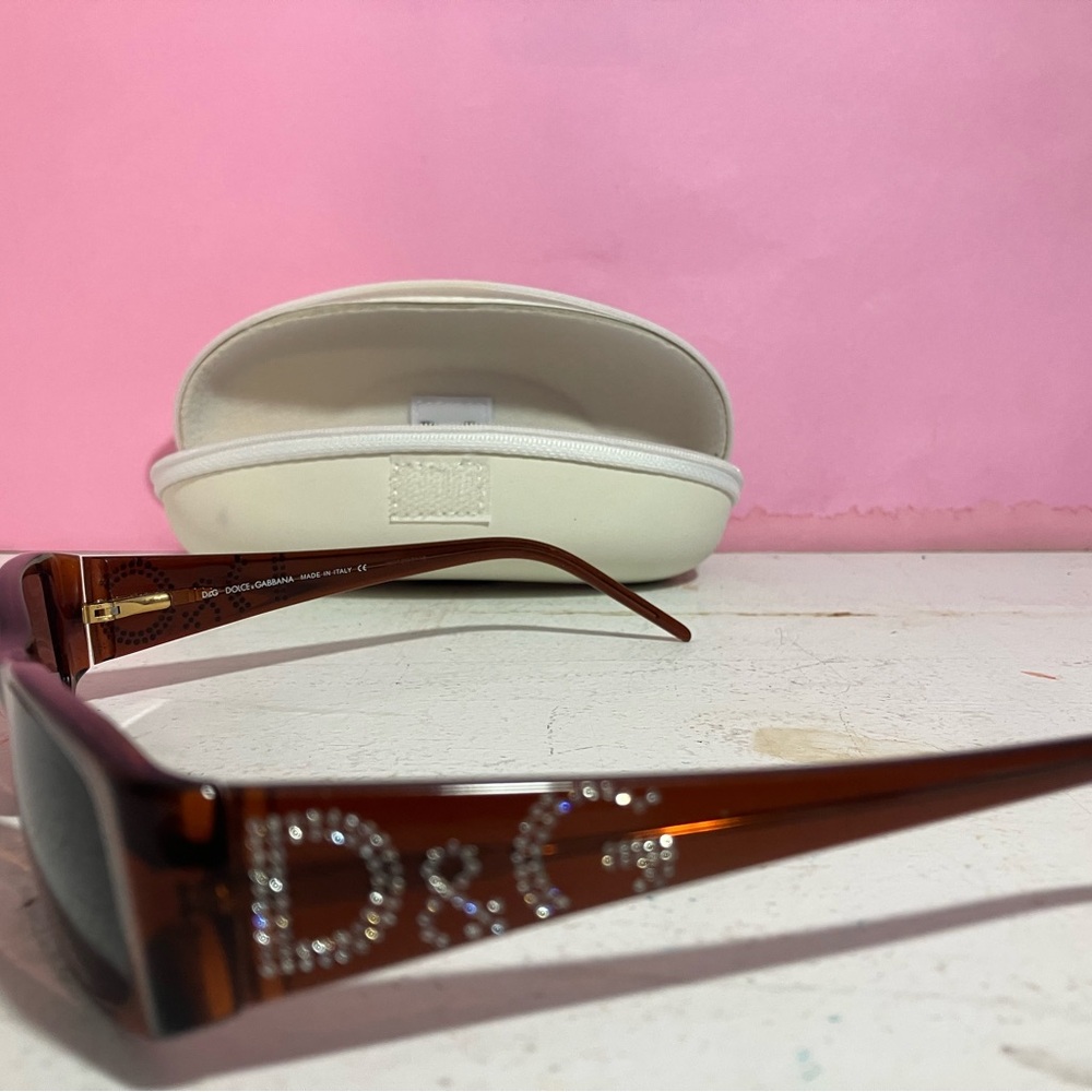 D&G Rectangular Brown Frame Sunglasses with White… - image 4